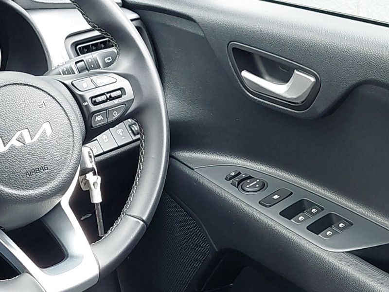 Used Kia Stonic 2024 for sale - 76331848: Photo 11