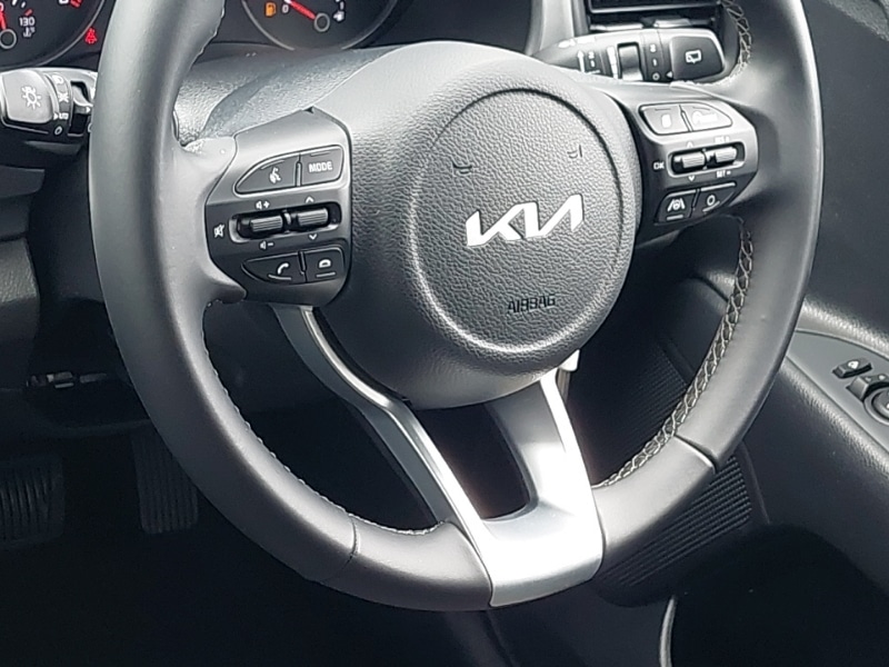 Used Kia Stonic 2024 for sale - 76331848: Photo 16