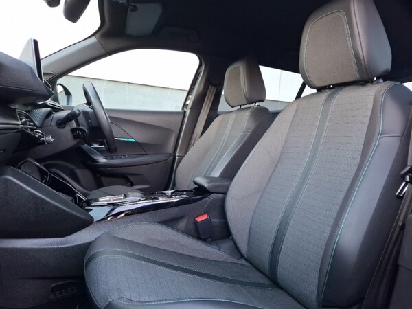 Used Peugeot 2008 2023 for sale - 76301817: Photo 5