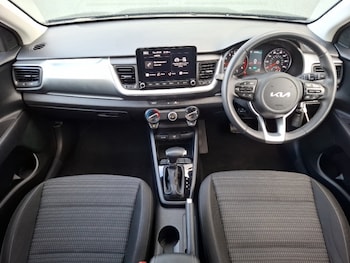 Used Kia Stonic 2023 for sale - 76251984: Photo