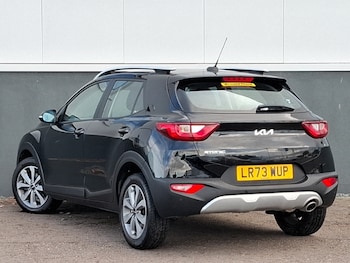Used Kia Stonic 2023 for sale - 76251984: Photo