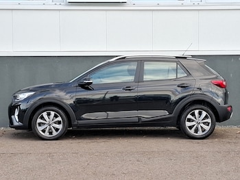 Used Kia Stonic 2023 for sale - 76251984: Photo