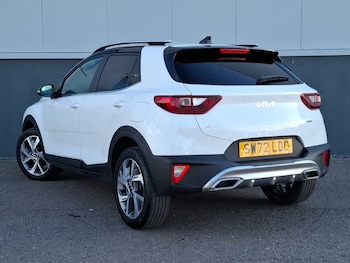 Used Kia Stonic 2023 for sale - 77898123: Photo