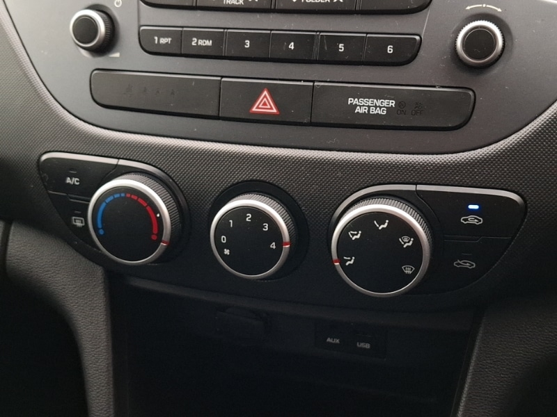 Used Hyundai i10 2018 for sale - 76722015: Photo 17