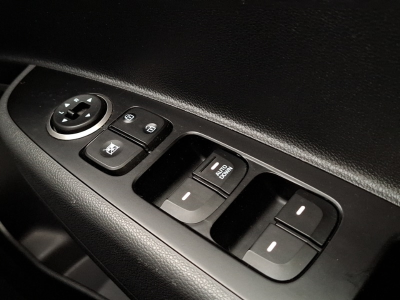 Used Hyundai i10 2018 for sale - 76722015: Photo 18