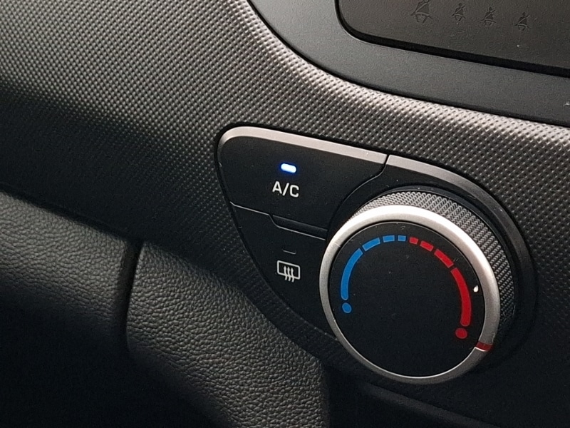 Used Hyundai i10 2018 for sale - 76722015: Photo 19