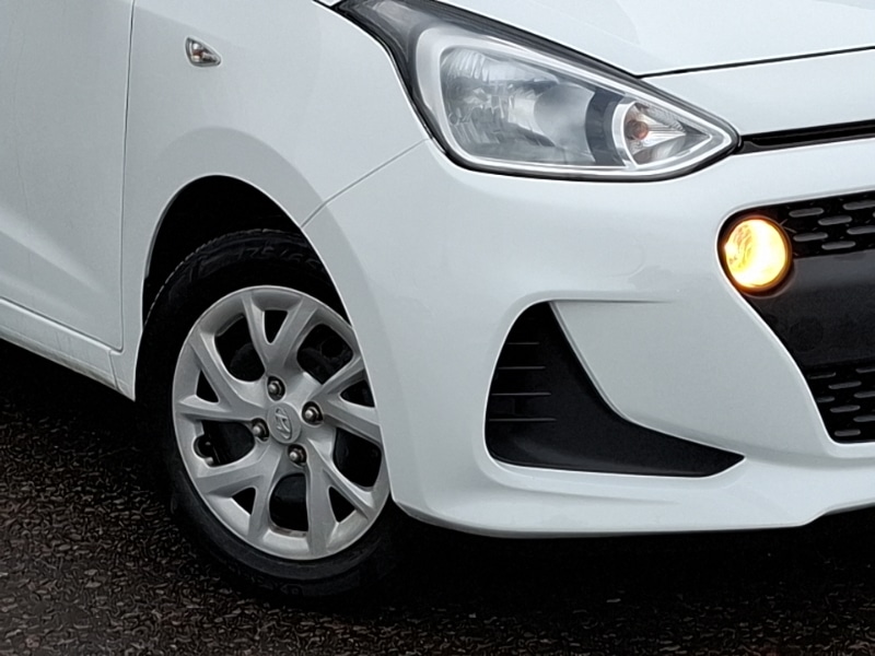 Used Hyundai i10 2018 for sale - 76722015: Photo 9