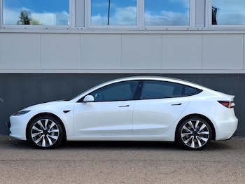 Used Tesla Model 3 2025 for sale - 78700162: Photo