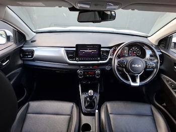 Used Kia Stonic 2023 for sale - 79538644: Photo