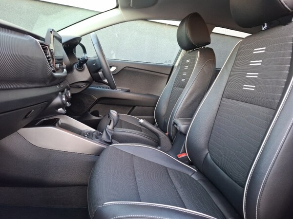 Used Kia Stonic 2023 for sale - 76289584: Photo 5