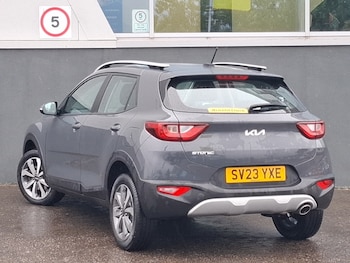 Used Kia Stonic 2023 for sale - 79298972: Photo