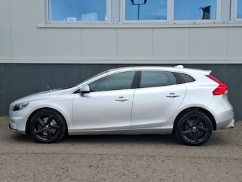 Used Volvo V40 2015 for sale - 78298215: Photo