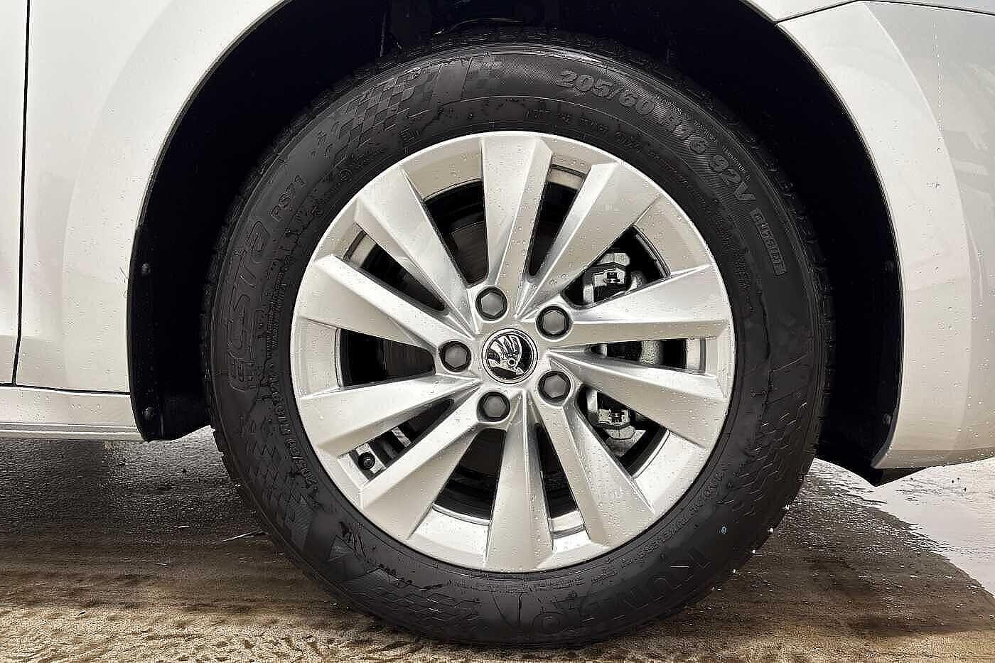 Used Skoda Octavia 2024 for sale - 76718719: Photo 5