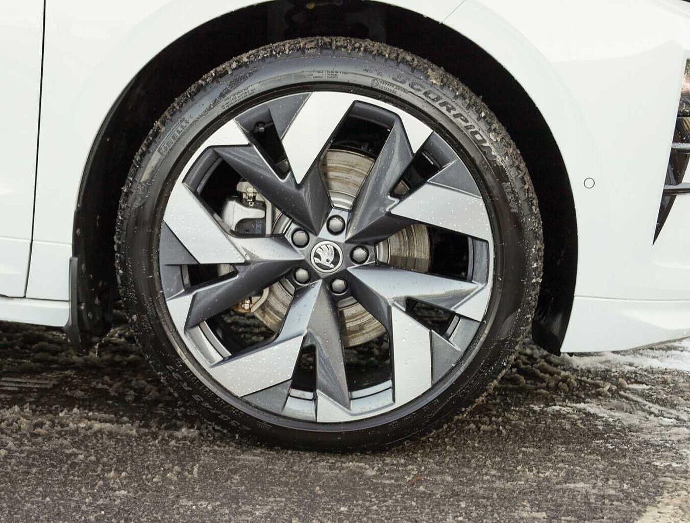 Used Skoda Enyaq 2025 for sale - 77418500: Photo 5