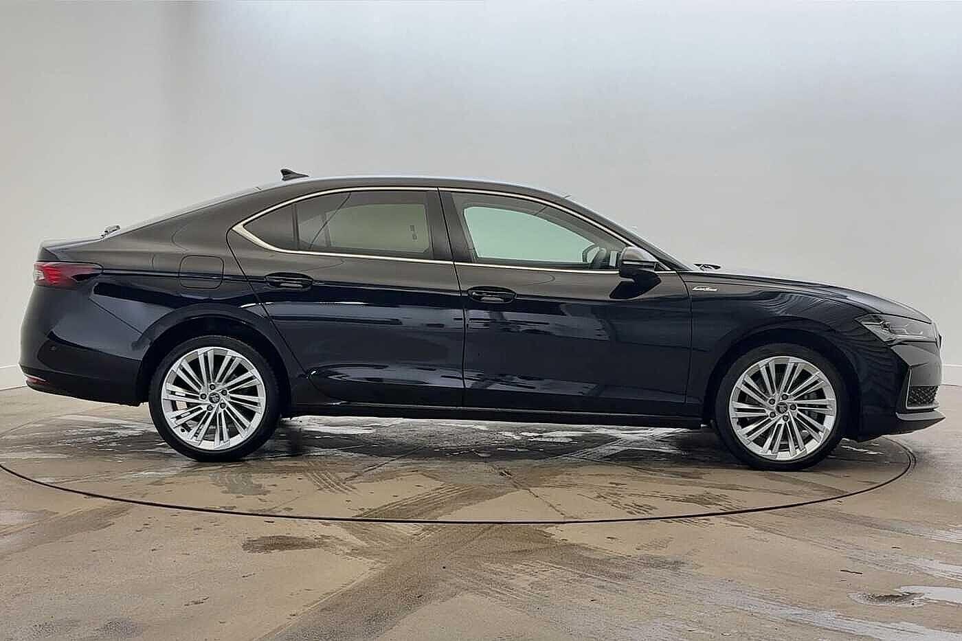 Used Skoda Superb 2025 for sale - 77294797: Photo 4