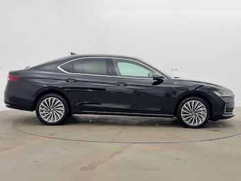 Used Skoda Superb 2025 for sale - 77459530: Photo