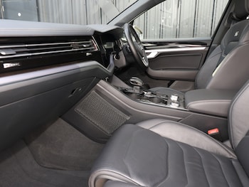 Used Volkswagen Touareg 2020 for sale - 77987404: Photo