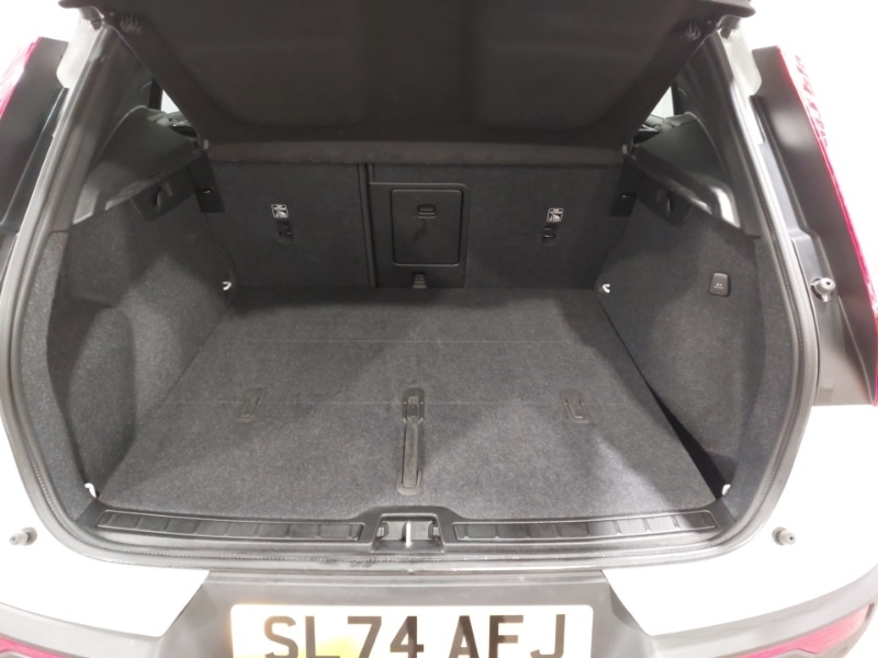 Used Volvo XC40 2024 for sale - 76833854: Photo 8