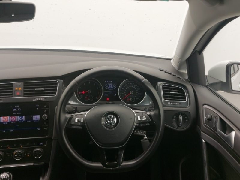 Used Volkswagen Golf 2020 for sale - 77285045: Photo 2