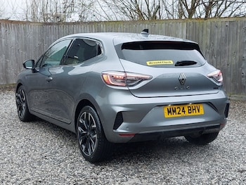 Used Renault Clio 2024 for sale - 78643320: Photo