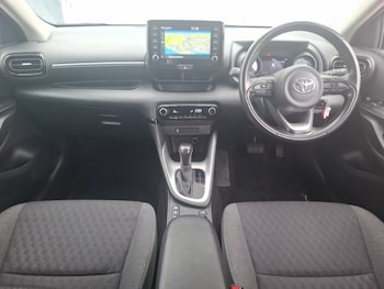 Used Toyota Yaris 2022 for sale - 76195001: Photo 2