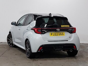 Used Toyota Yaris 2022 for sale - 77500123: Photo