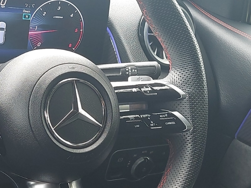 Used Mercedes-Benz GLB 2024 for sale - 76492637: Photo 10