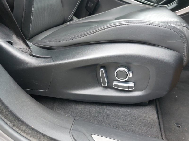 Used Jaguar F-Pace 2023 for sale - 76383524: Photo 12