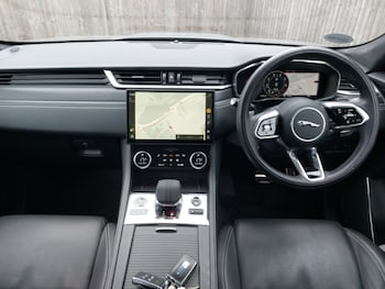 Used Jaguar F-Pace 2023 for sale - 76383524: Photo