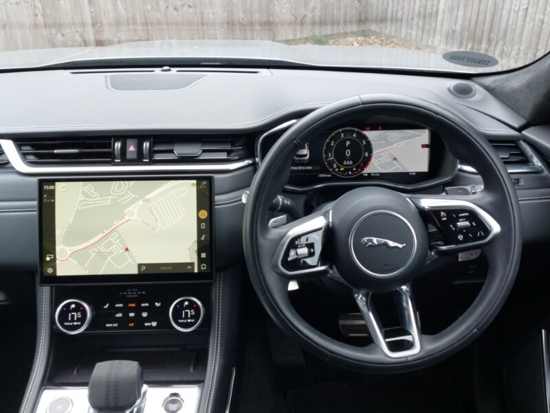 Used Jaguar F-Pace 2023 for sale - 76383524: Photo 7