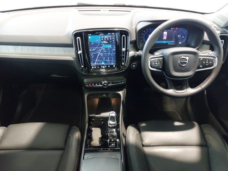 Used Volvo XC40 2024 for sale - 76347883: Photo 2