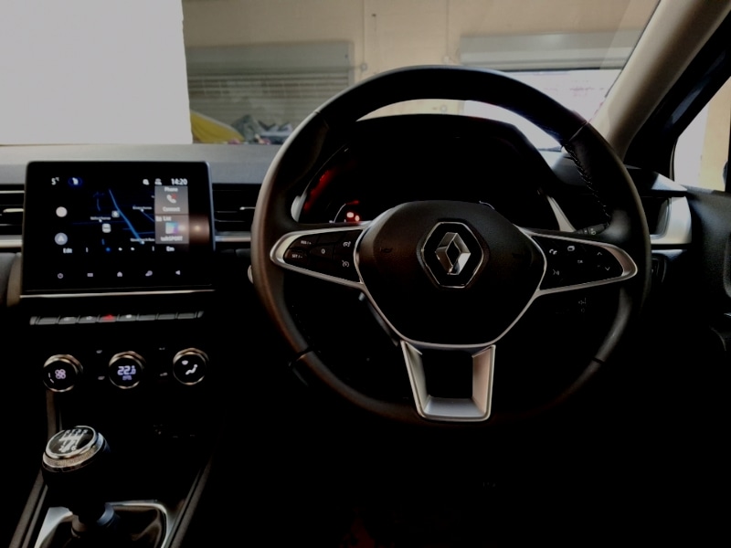 Used Renault Captur 2023 for sale - 77119506: Photo 2