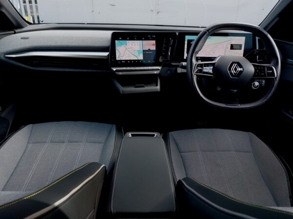 Used Renault Megane E Tech 2023 for sale - 76325346: Photo 2