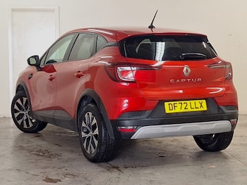 Used Renault Captur 2023 for sale - 79031229: Photo