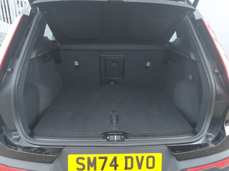 Used Volvo XC40 2024 for sale - 77252779: Photo 8