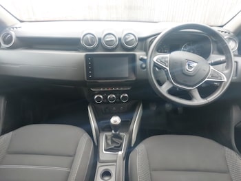 Used Dacia Duster 2022 for sale - 79480496: Photo