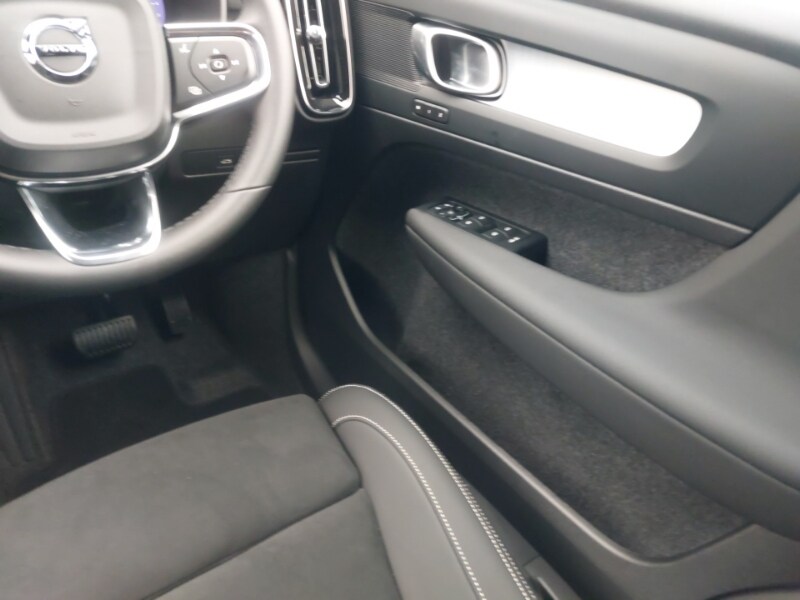 Used Volvo XC40 2025 for sale - 77467510: Photo 10