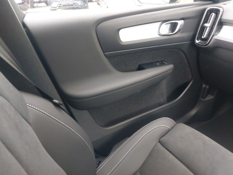 Used Volvo XC40 2025 for sale - 77467510: Photo 11