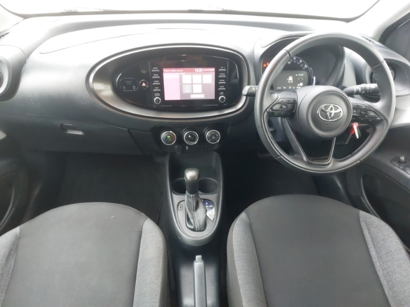 Used Toyota Aygo X 2023 for sale - 76713862: Photo 2