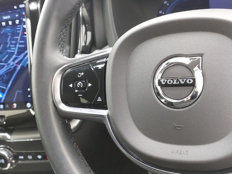 Used Volvo XC60 2023 for sale - 77518800: Photo 11