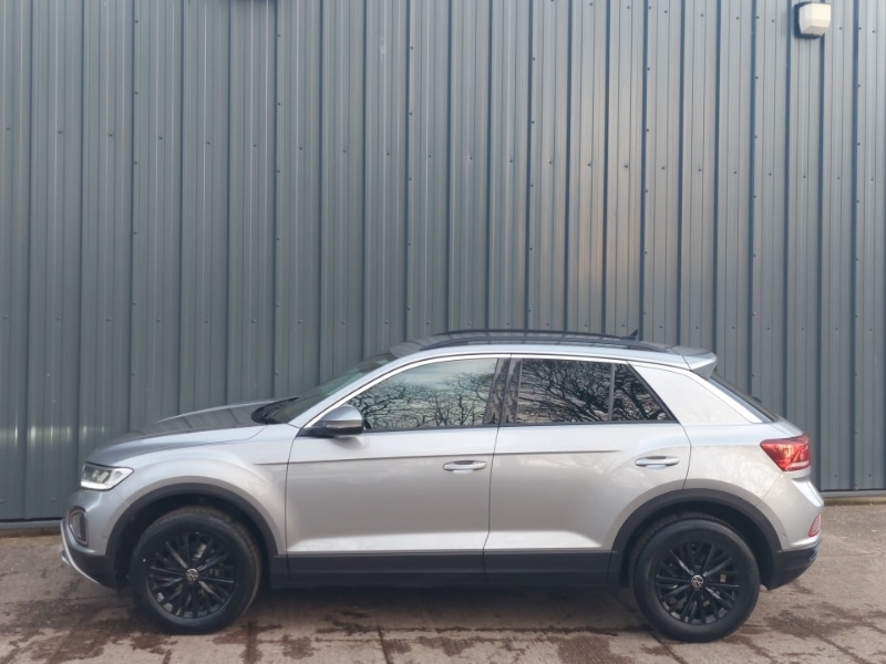 Used Volkswagen T-Roc 2023 for sale - 77645471: Photo 4