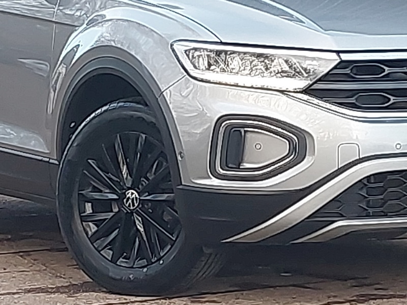 Used Volkswagen T-Roc 2023 for sale - 77645471: Photo 9