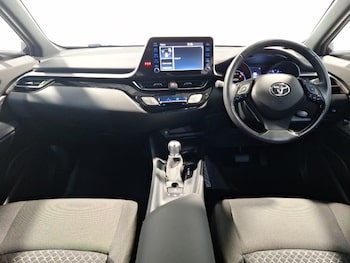 Used Toyota C-HR 2023 for sale - 78547412: Photo