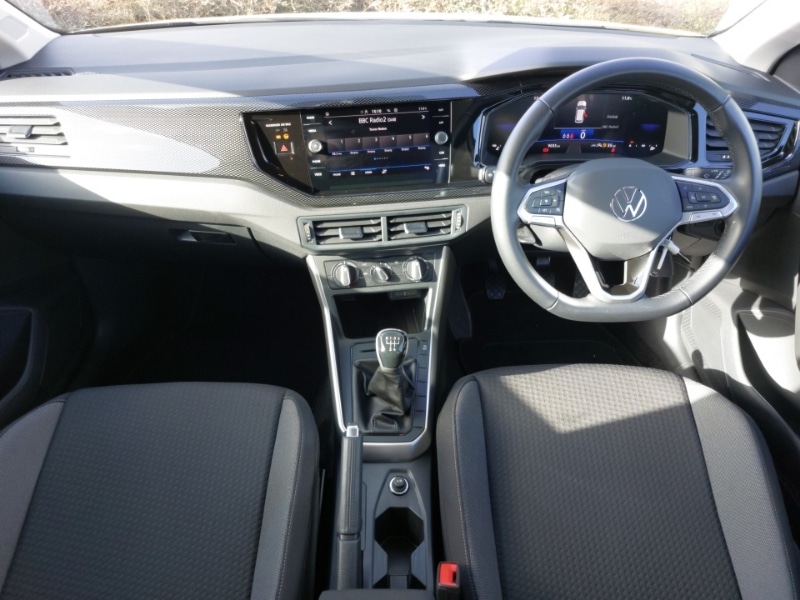 Used Volkswagen Polo 2024 for sale - 77998877: Photo 2