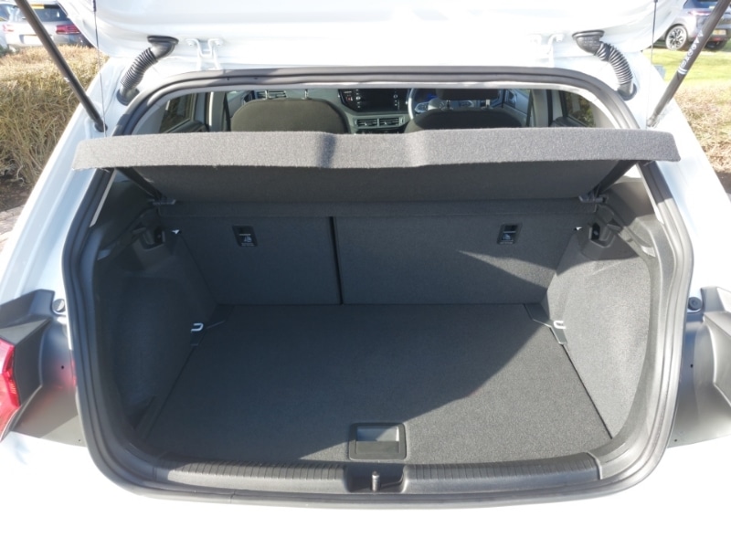 Used Volkswagen Polo 2024 for sale - 77998877: Photo 8