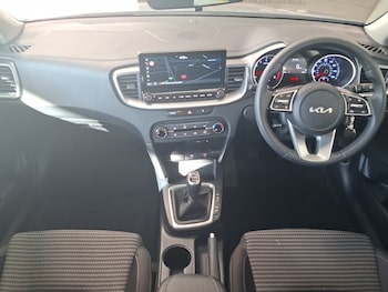 Used Kia Ceed 2025 for sale - 78238999: Photo