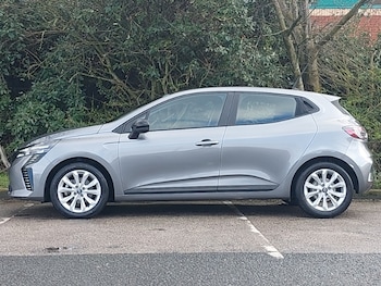 Used Renault Clio 2024 for sale - 78343368: Photo