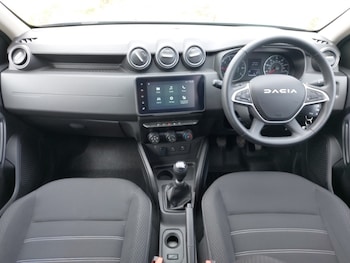 Used Dacia Duster 2023 for sale - 78790361: Photo