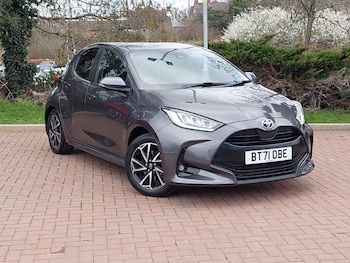 Used Toyota Yaris 2021 for sale - 77987028: Photo