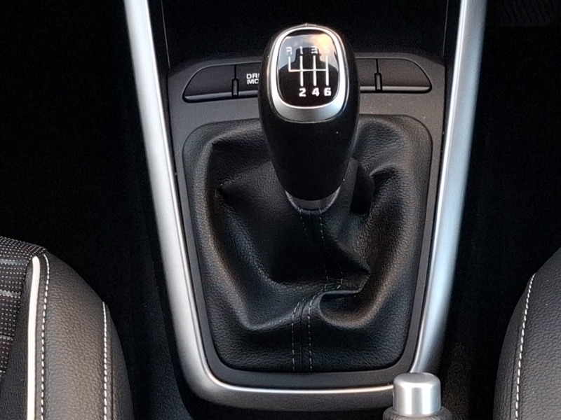 Used Kia Stonic 2023 for sale - 76687981: Photo 12